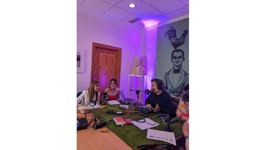 Taller de Radio "El canto del gallo radio"